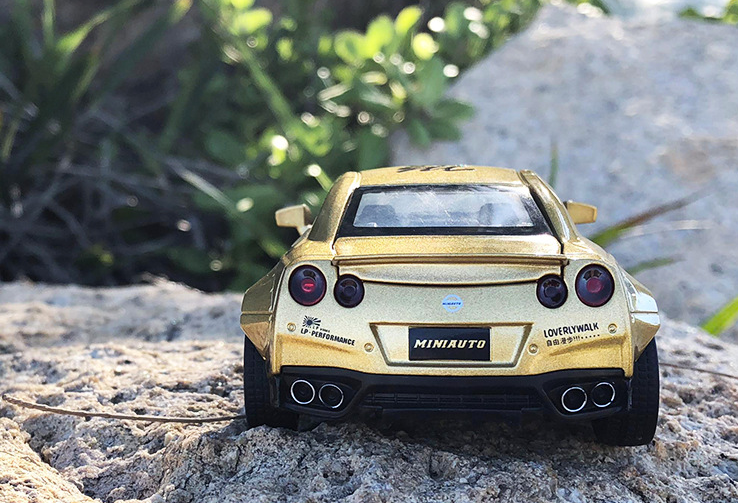 Nissan Gtr escala 1:32